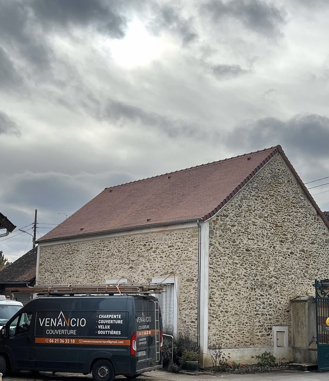 Toiture en tuiles rénovée en Seine-et-Marne